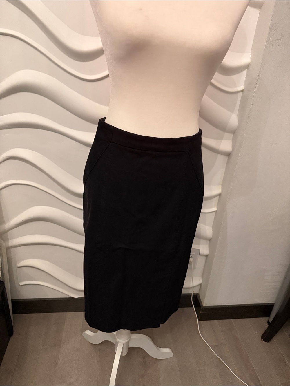 Banana Republic Black Pencil Skirt - Classic Professional Cut